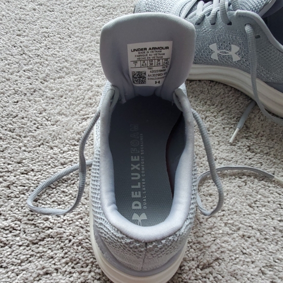 UNDER ARMOUR LIQUIFY SHOES - Picture 6 of 7
